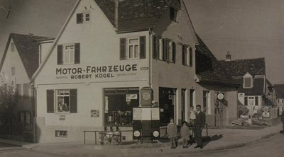 1924 - Kleine Werkstatt mit Tankstelle